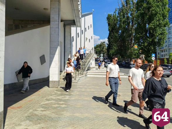 В Саратове из юридической академии при «пожаре» эвакуировали людей